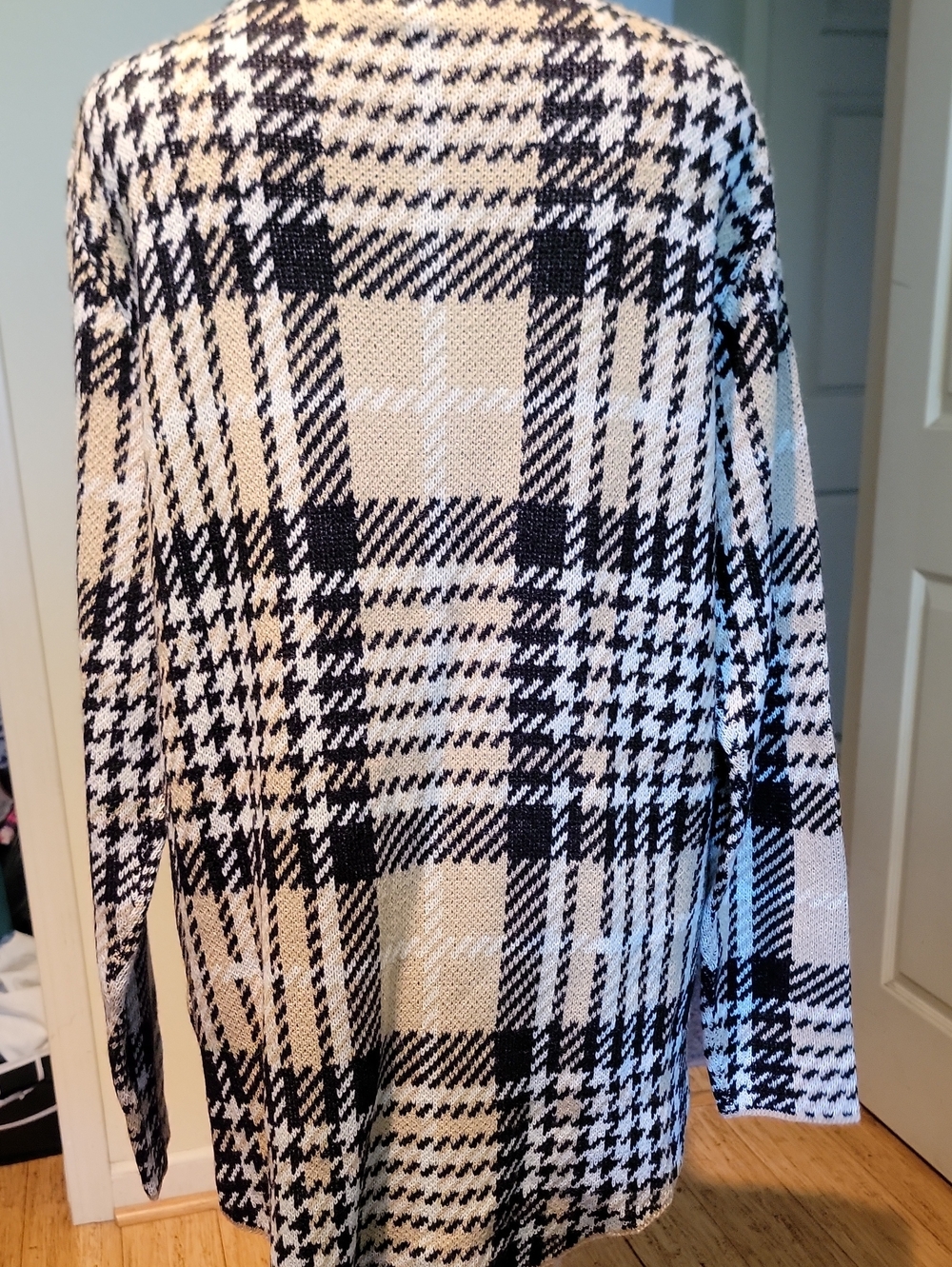 Derek Heart Button Up Cardigan - Picture 7 of 10